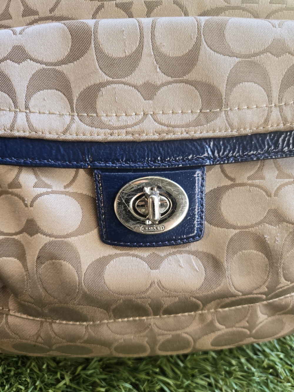 Coach Beige Signature Canvas Shoulder Bag with Navy Trim - Picture 3 of 12